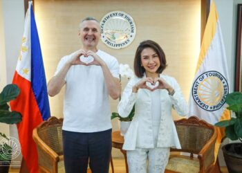 Philippine Flavors sizzle in Netflix’s Someone Feed Phil