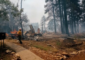 Grand Canyon Nationwide Park North Rim closure as a result of wildfire