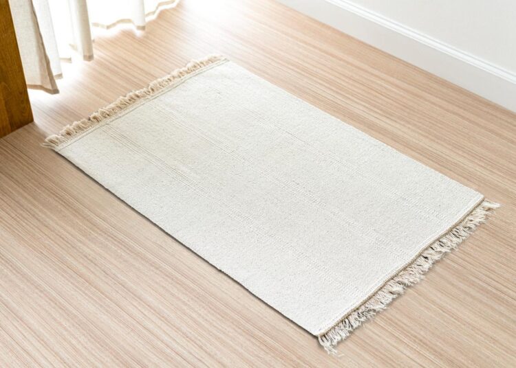 Selecting the Proper Rugs: Giant Jute Rug for Dwelling and Eating Areas and Machine-Washable Spherical Rugs for Simple Care