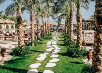 Discover the Lavish and Romantic Crimson Sea Escape: The Hurghada For {Couples}
