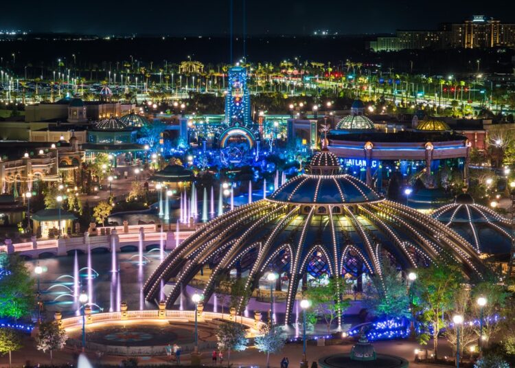 Disney World vs. Common Orlando: Which Parks & Resorts Are Greatest for Florida Holidays?