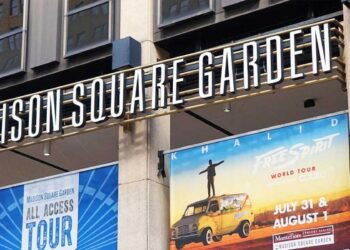 ▷ Madison Sq. Backyard Tour