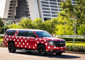 Disney World Expands Minnie Van Airport Service
