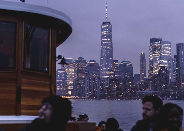 The Greatest New Yr’s Eve Cruises in New York 2025