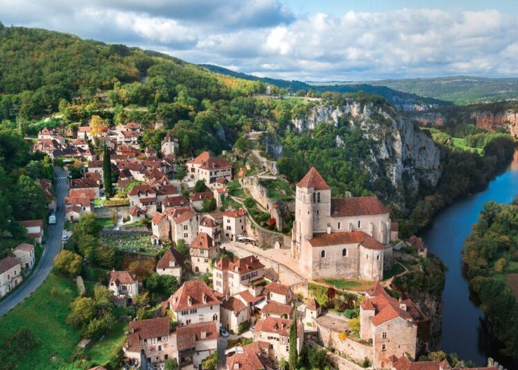 A Behind-the-Scenes Take a look at the Creation of Paris, Dordogne & Bordeaux