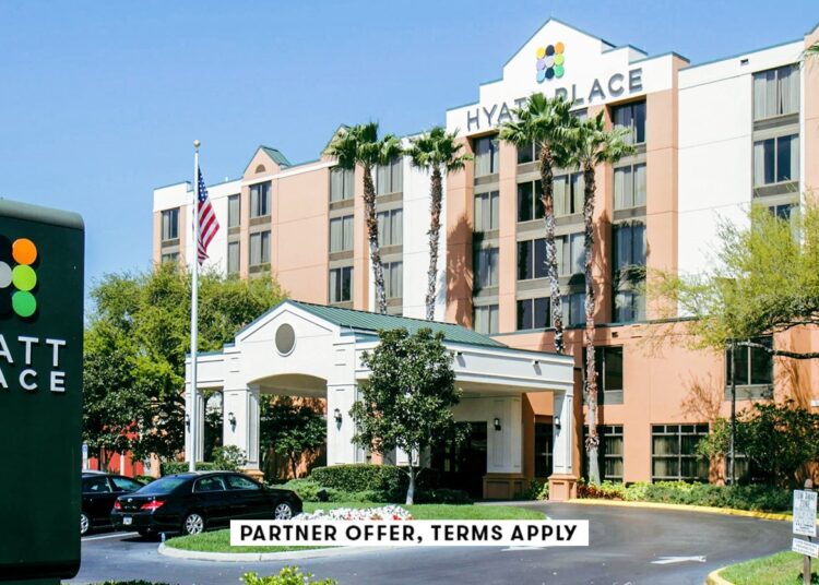 Present welcome presents on Chase World of Hyatt bank cards