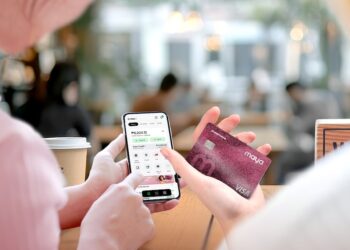 The Pink Glitter Version Maya Visa Card Has Simply Been Launched—Right here’s Why It is Inflicting so A lot Buzz