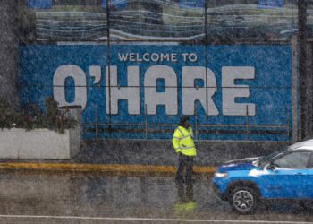 Put up-Thanksgiving storm: Airways ax 2,500 flights, roll out waivers