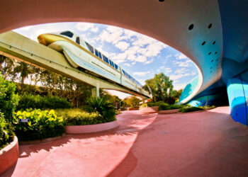 Cutback to Coral Reef Restaurant at EPCOT