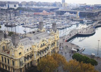 The right way to Mix Mainland Spain + Islands on One Winter Journey: 10-Day Itinerary